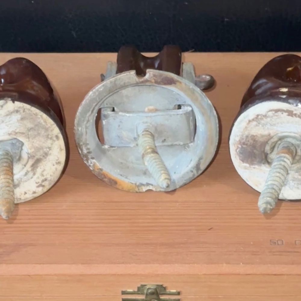 BUNDLE OF 3 VTG CERAMIC WIRE INSULATORS LAG BOLT POLE TELEPHONE POLE  INSULATORS - Picture 9 of 10
